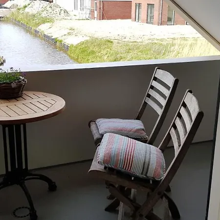 Apartment Prachtig Vrijstaand Aan Het Water *