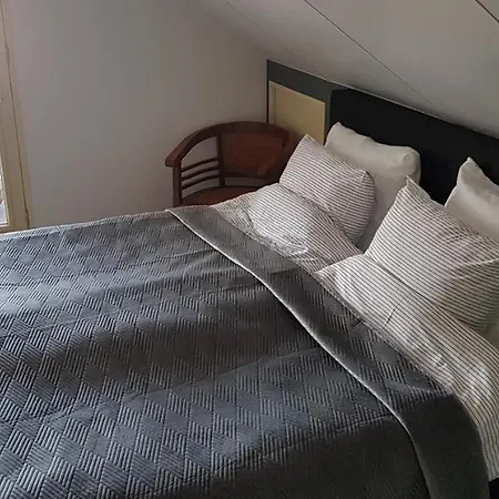 Apartment Prachtig Vrijstaand Aan Het Water *